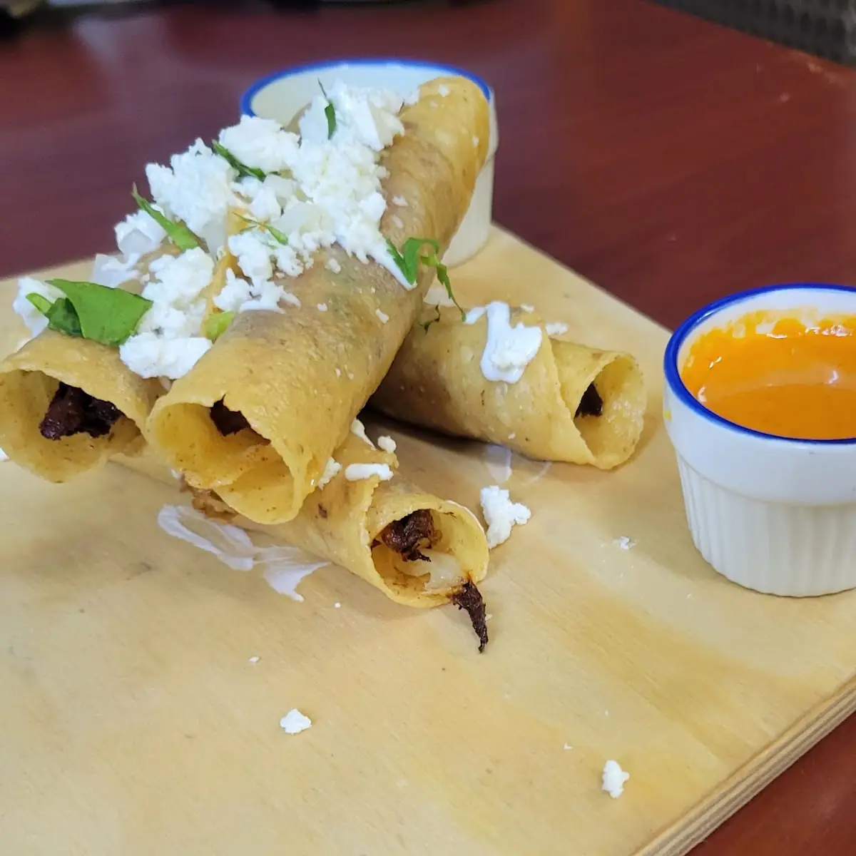 Mr Taquitos Dorados 6pc