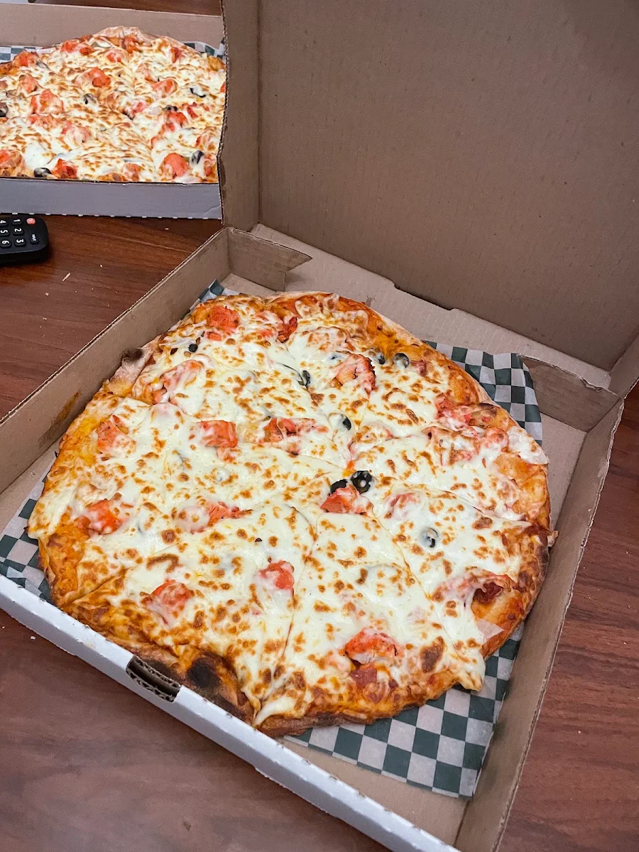 Chicken Naan Pizza with 1 Pop