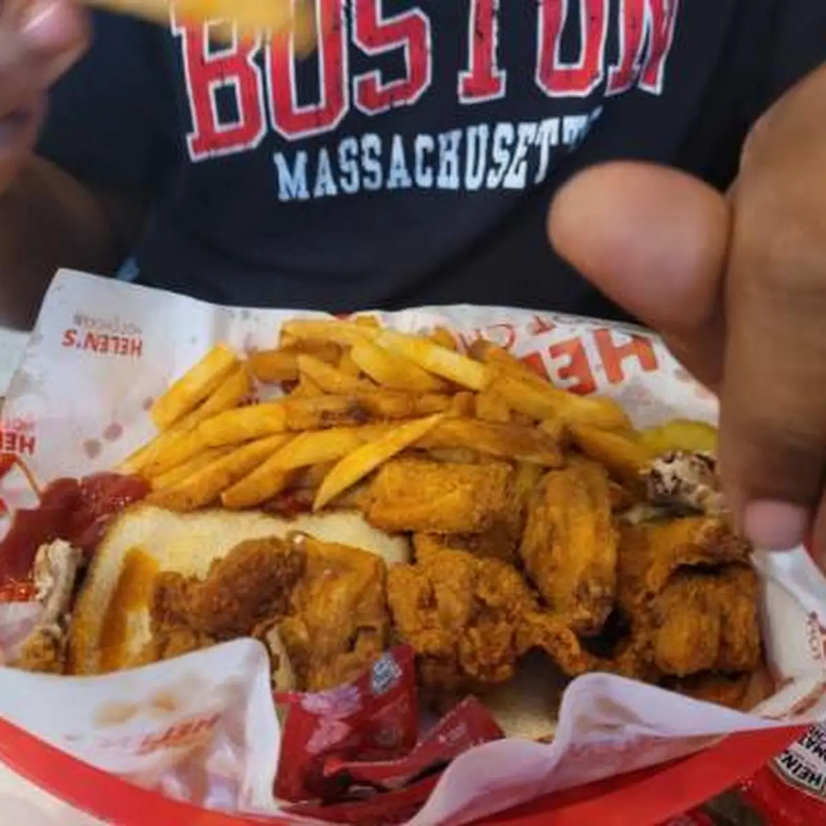 Chicken Wings with Fries