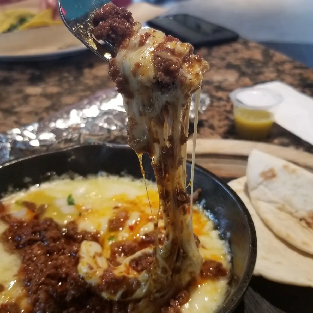 Queso Fundido Con Chorizo