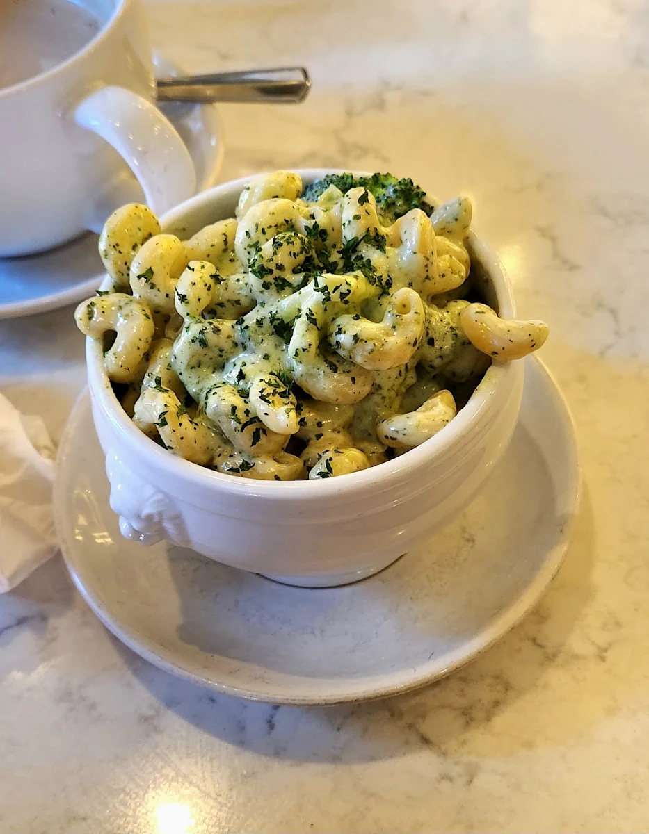 Pesto Mac N Cheese