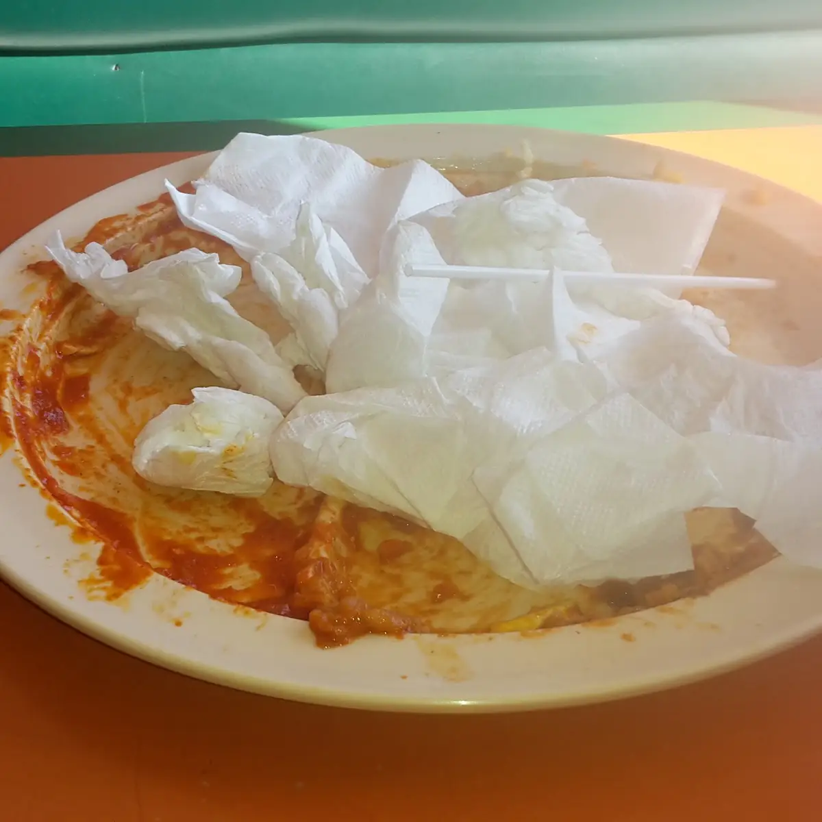 Plato de Chilaquiles Rojos