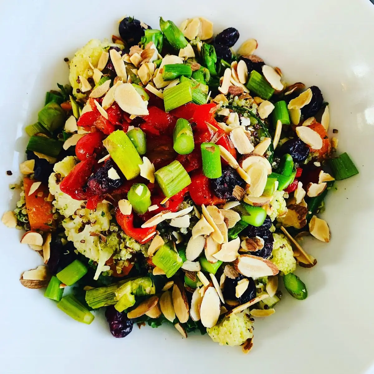 Pumpkin Seed Tuna Salad Bowl 650 Cal