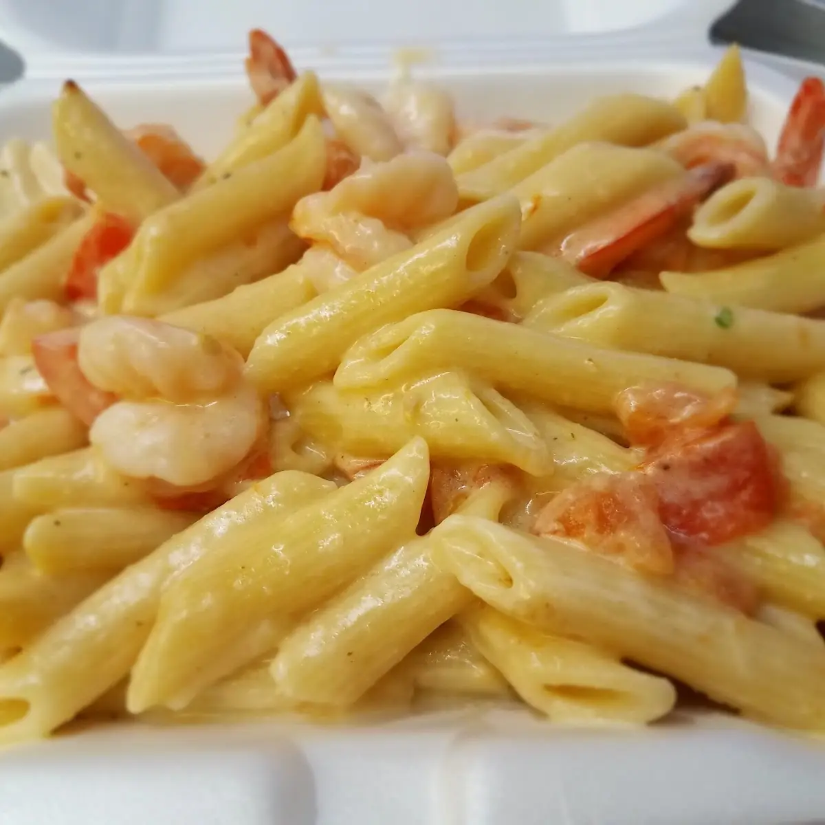 Pasta Con Camarones En Salsa Alfredo