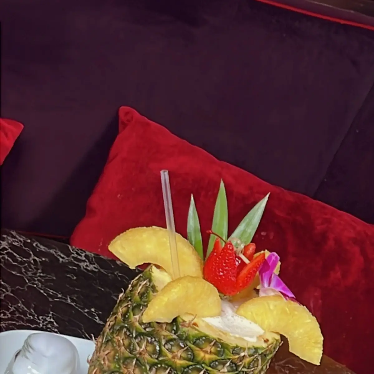 Piña Loca Loca Pineapple