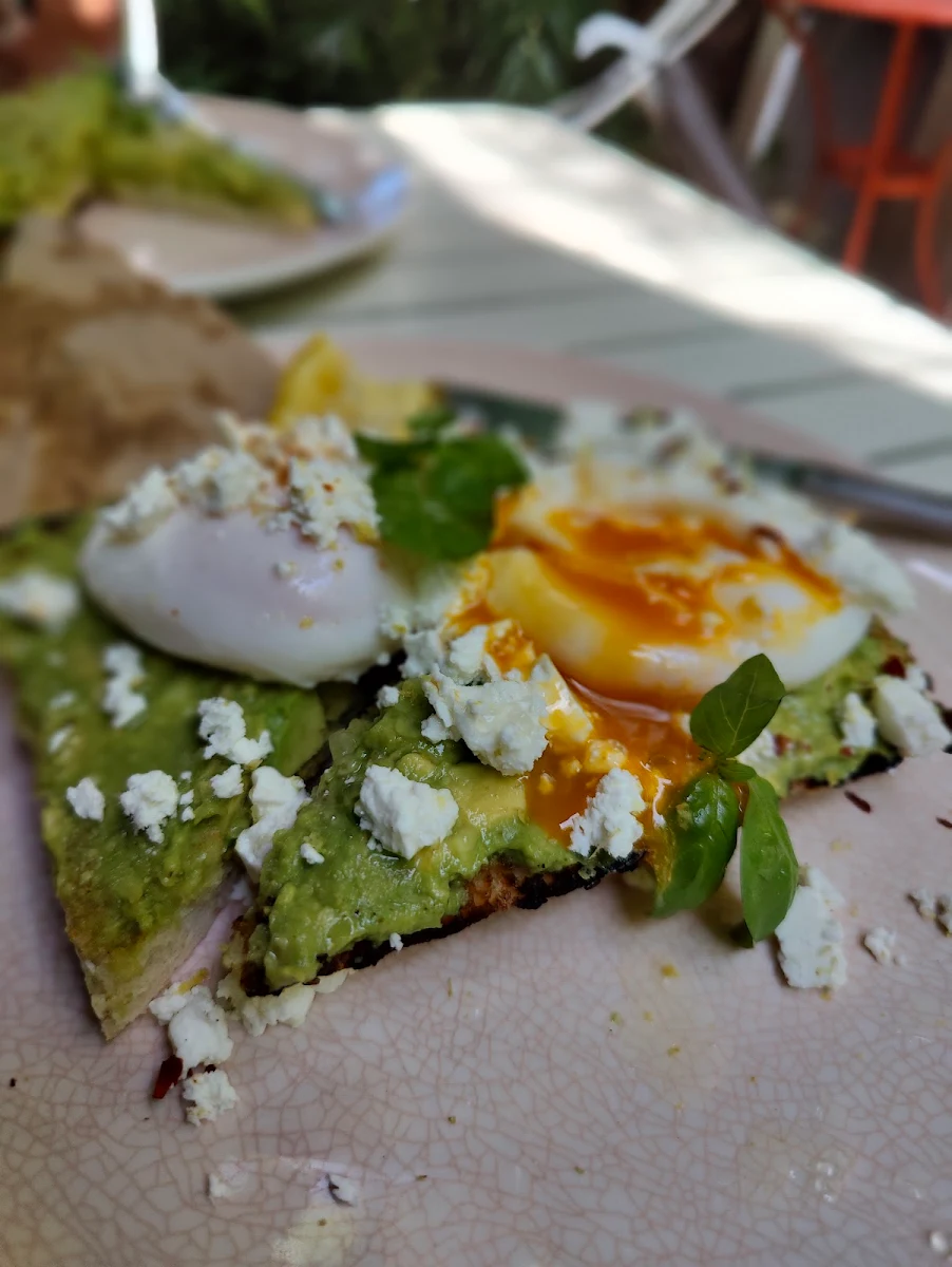 Smashed Avocado, Birdies Espresso