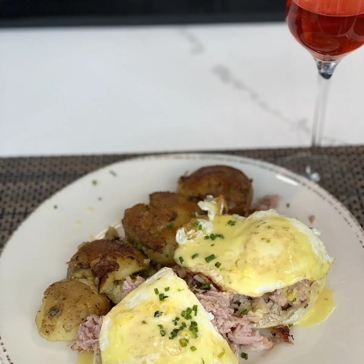 Eggs Benedict