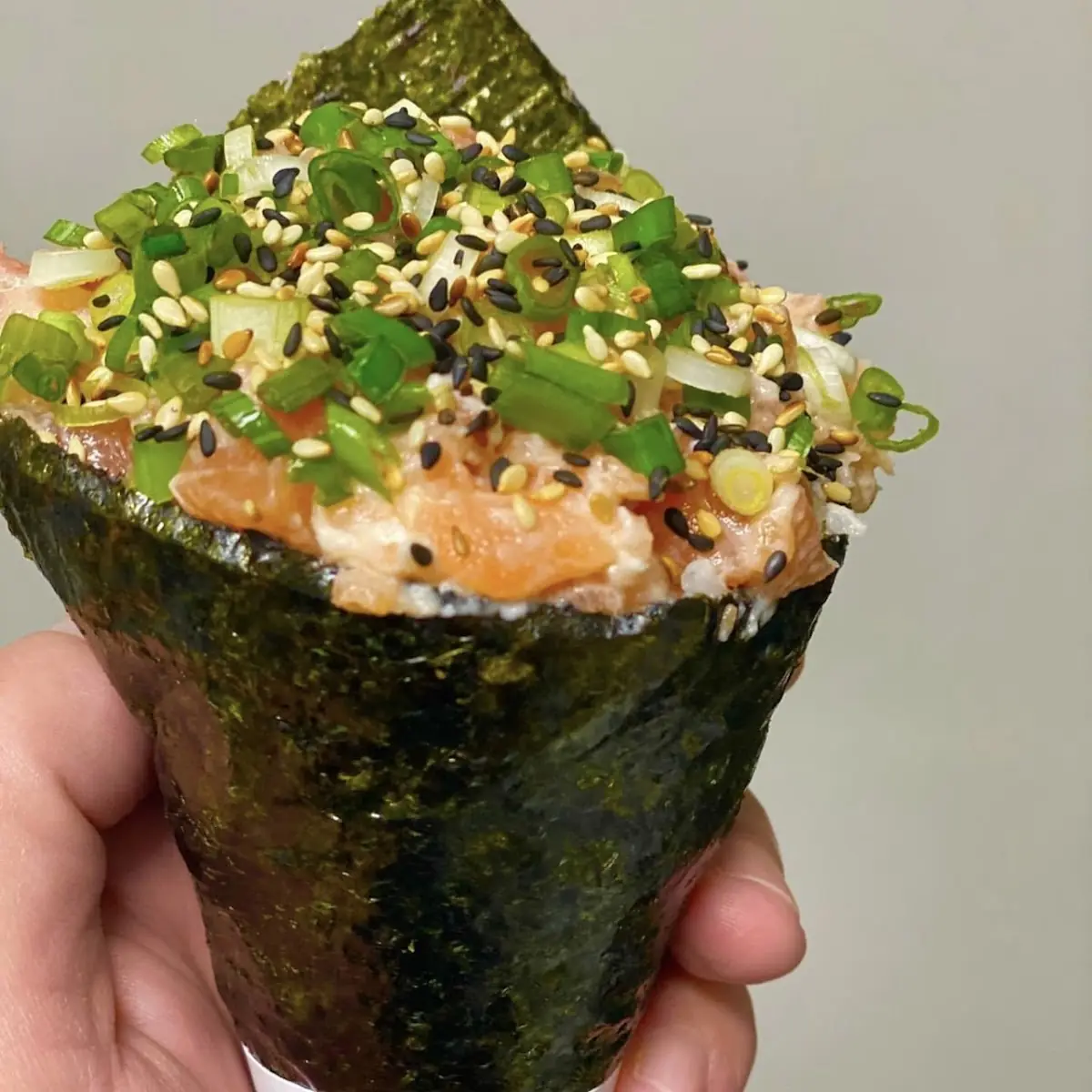 Salmon Hand Roll
