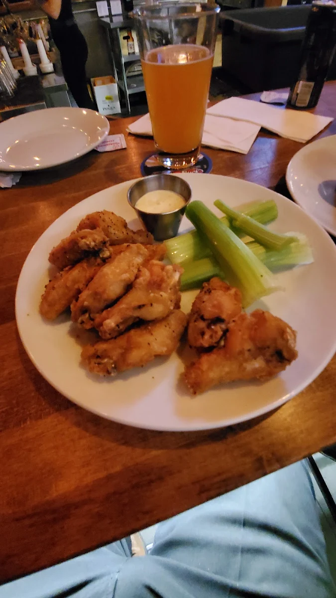 Salt and Pepper Wings, Central Social Hall