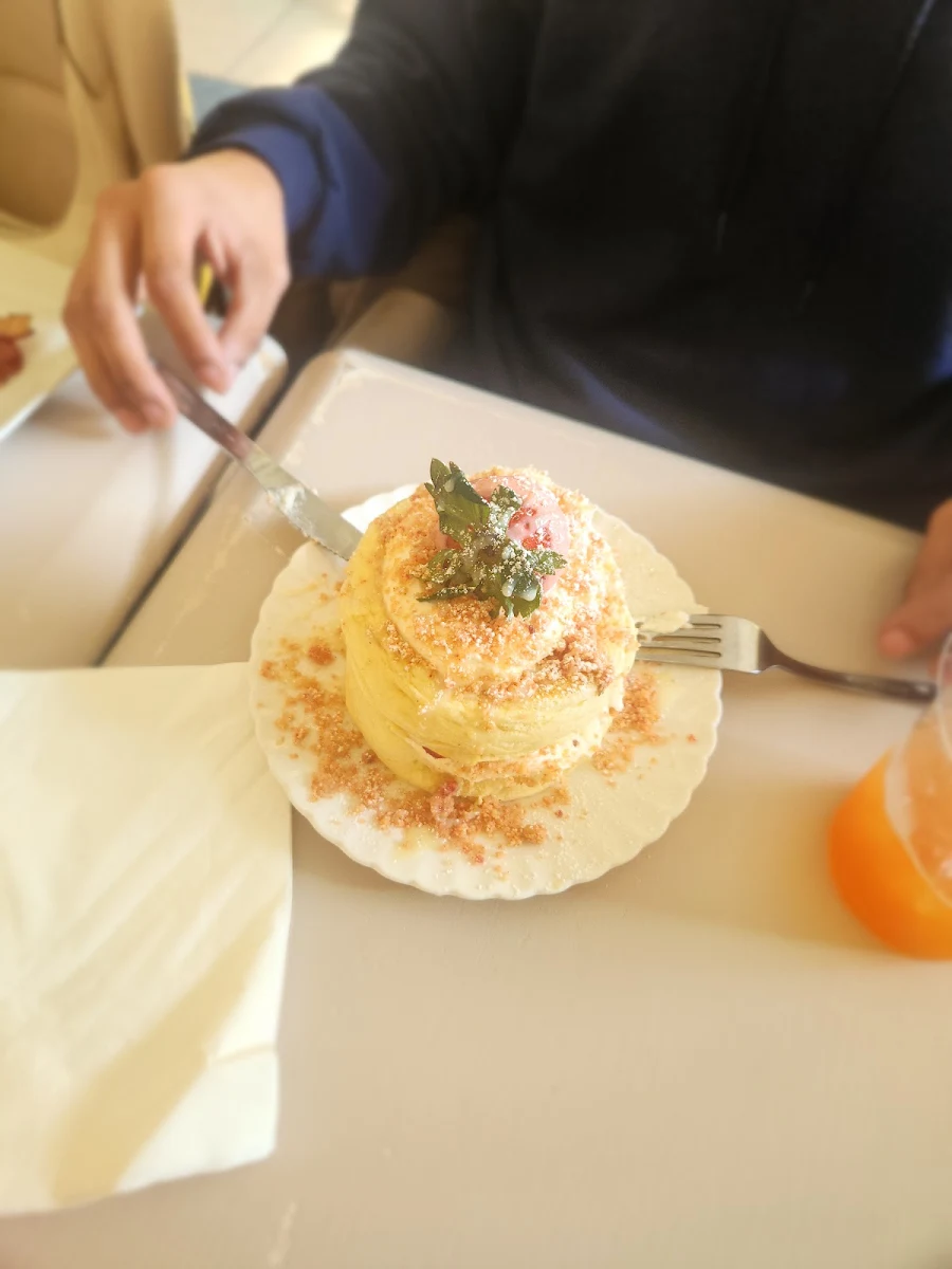 Strawberry Shortcake Soufflé Pancakes
