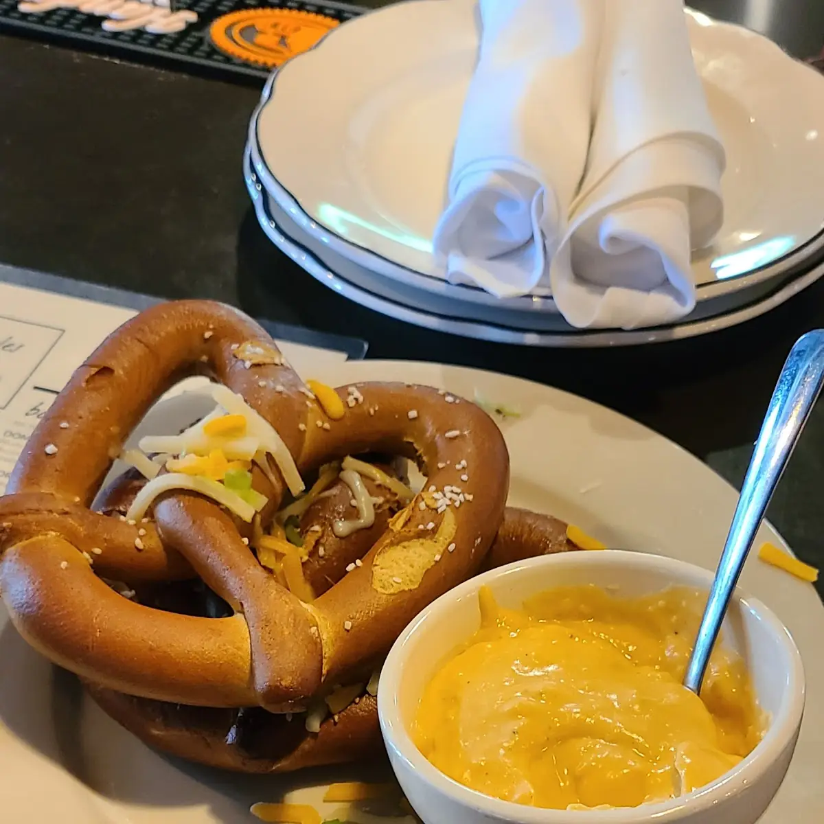 Pretzel Twist & Beer Cheese Dip
