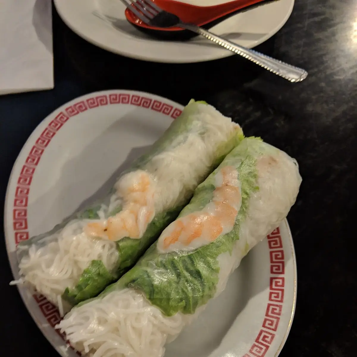 Fresh Shrimp and Lettuce Spring Rolls