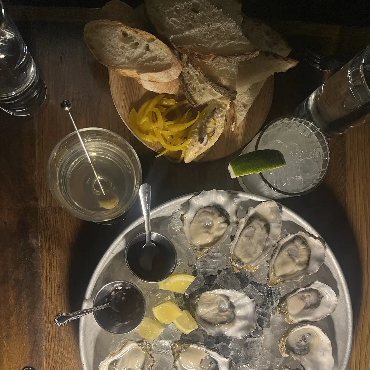 Fresh Oysters with Mignonette and Lemon