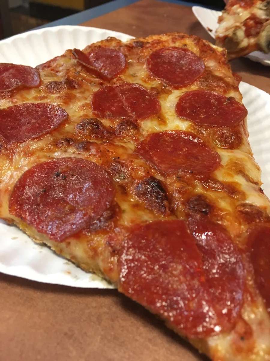 Highlights, Cousin Vinny's Pizza & Deli