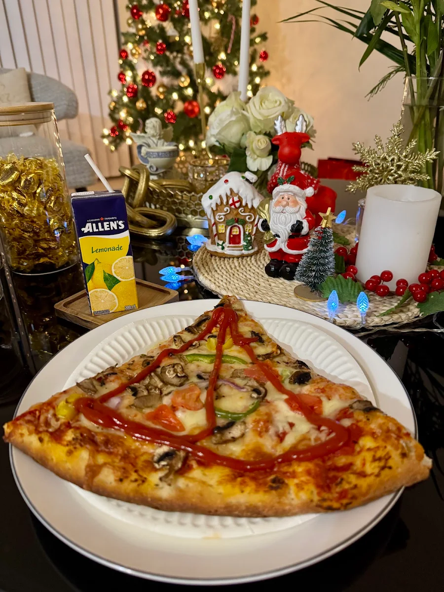 Veggie Pizza, Cousin Vinny's Pizza & Deli