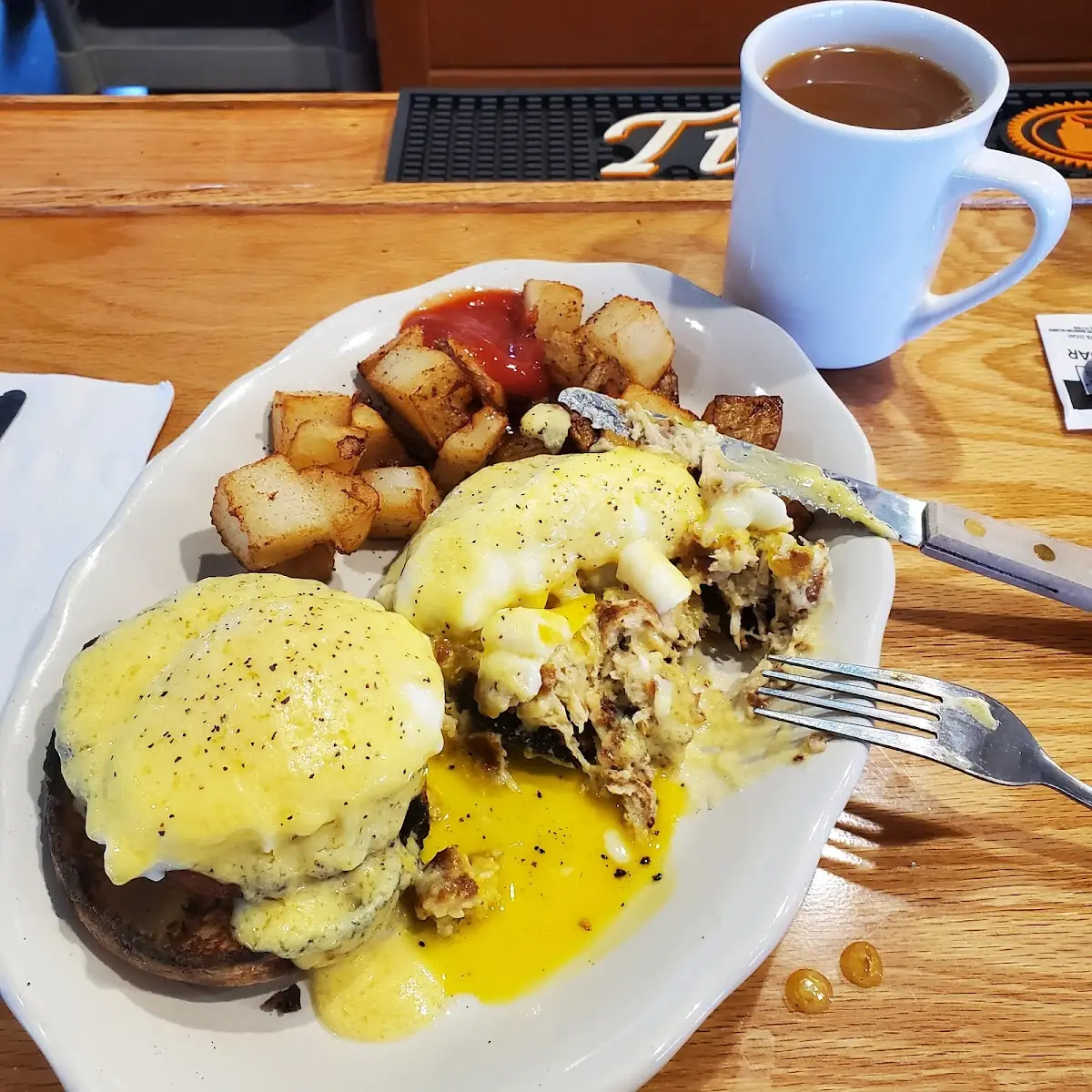 Maryland Crab Cake Benedict
