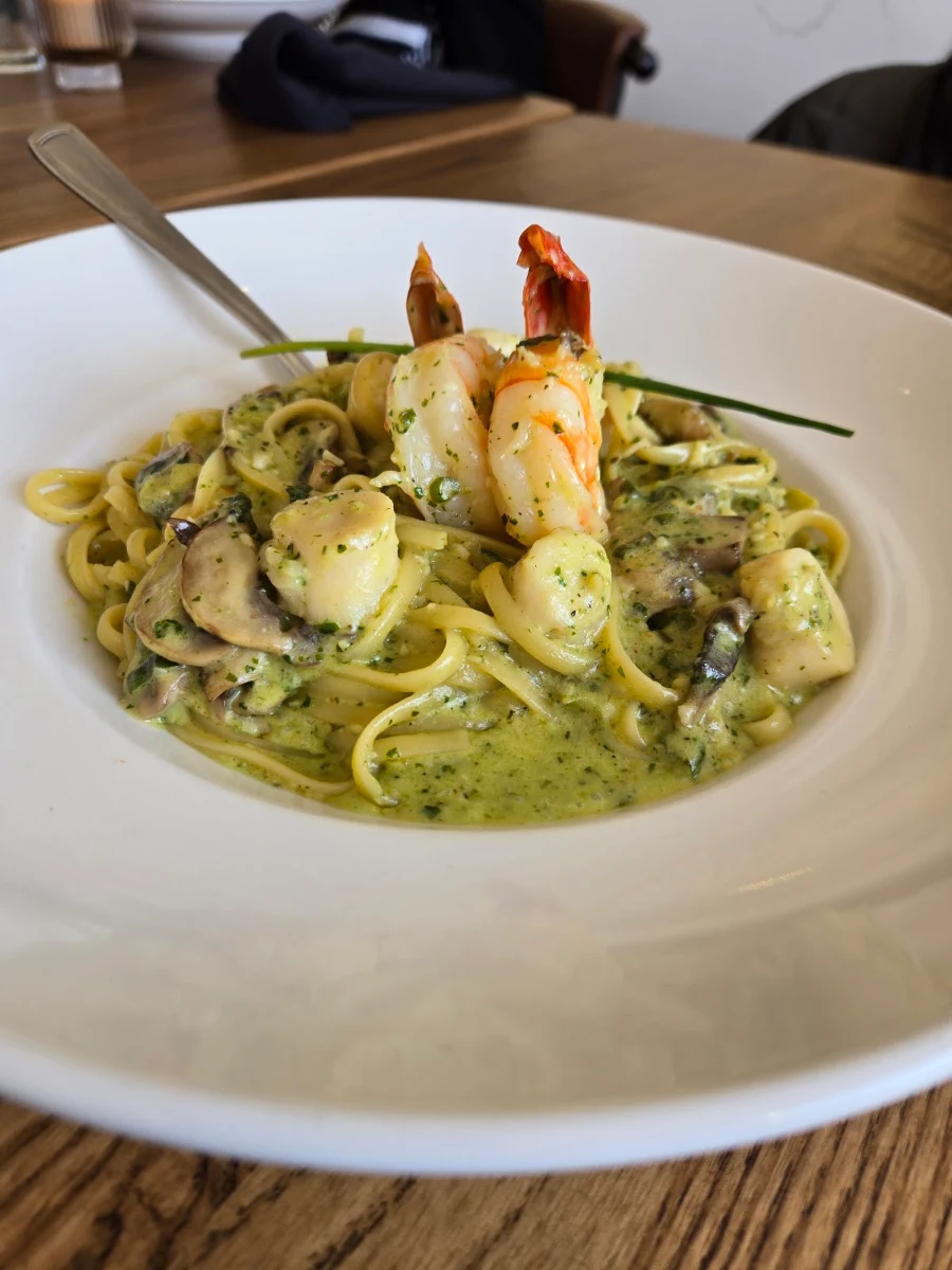 Lignuini Con Gamberi E Capesante Lignuini with Shrimp and Capesante