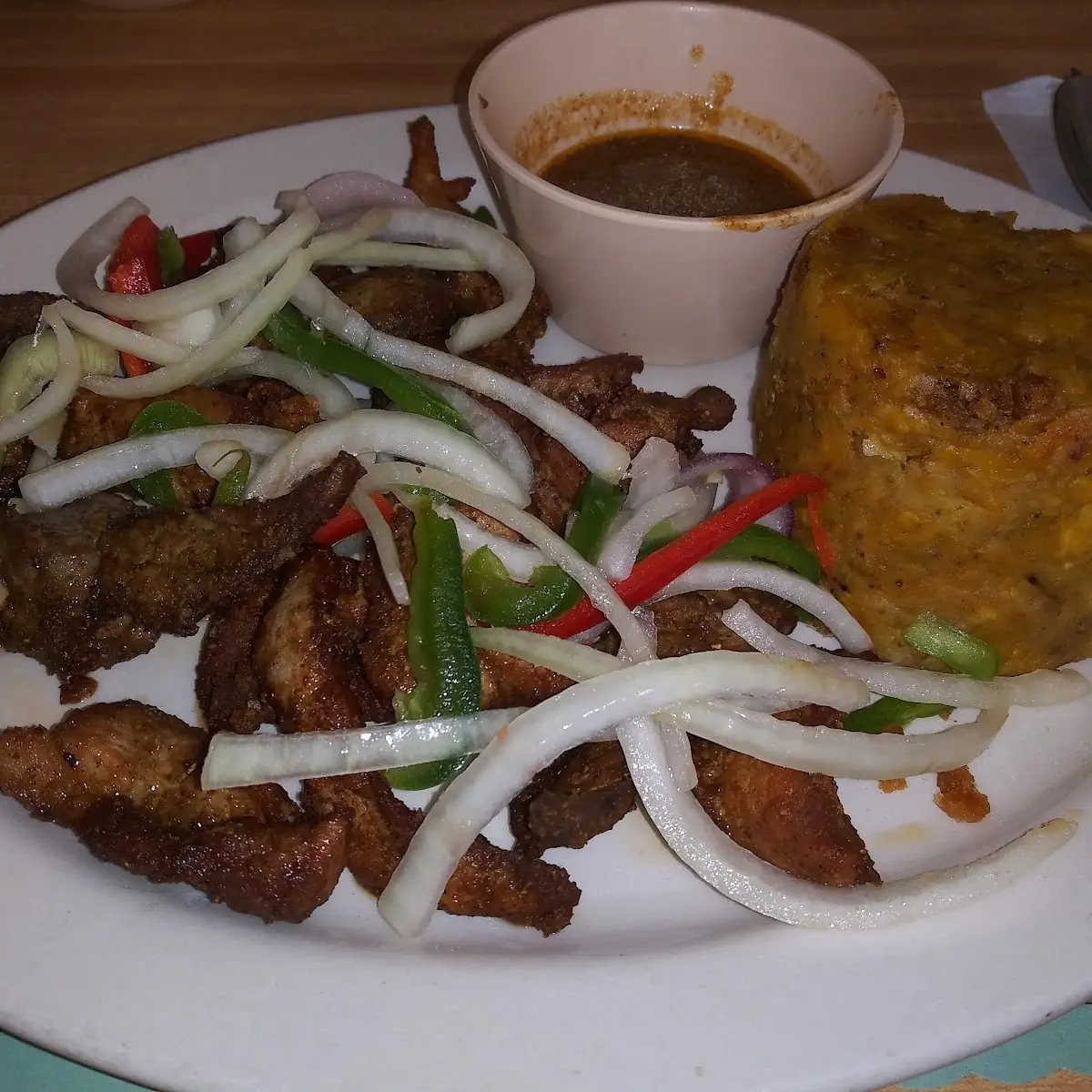Mongo Y Cerdo Frito