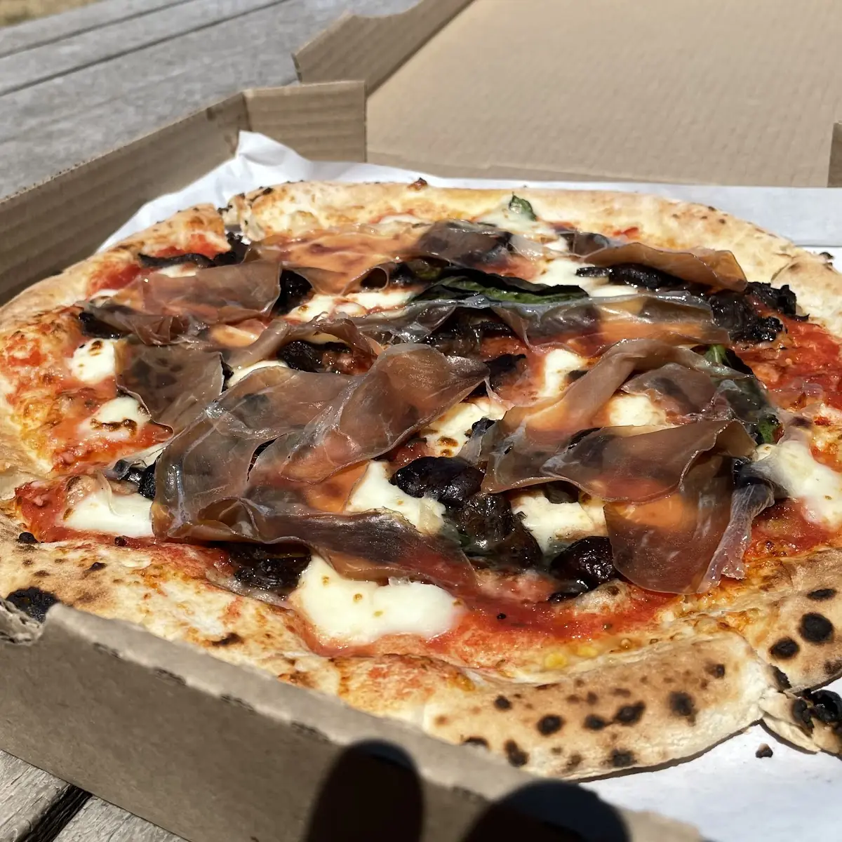 Prosciutto E Funghi Pizza
