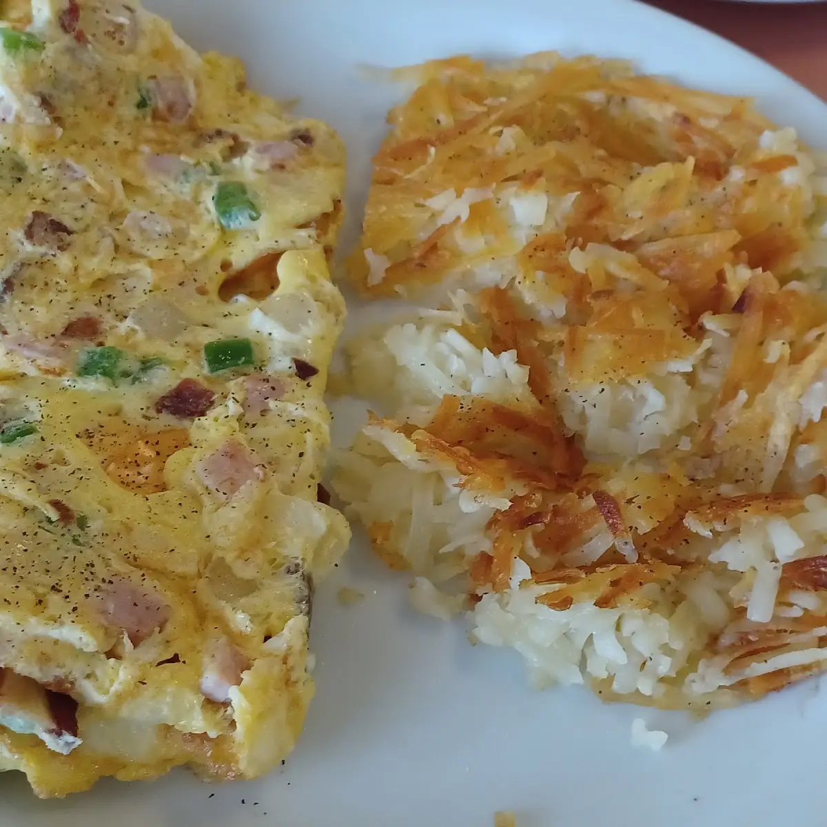 Western Omelette with Hash Browns
