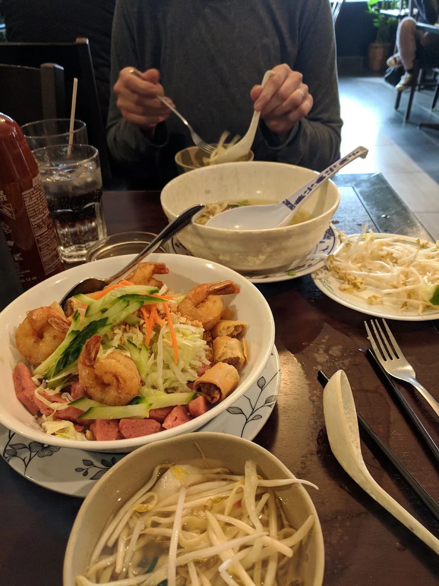 Grilled Meatball Shrimp Spring Rolls on Vermicelli, Pho Thuy Duong Restaurant