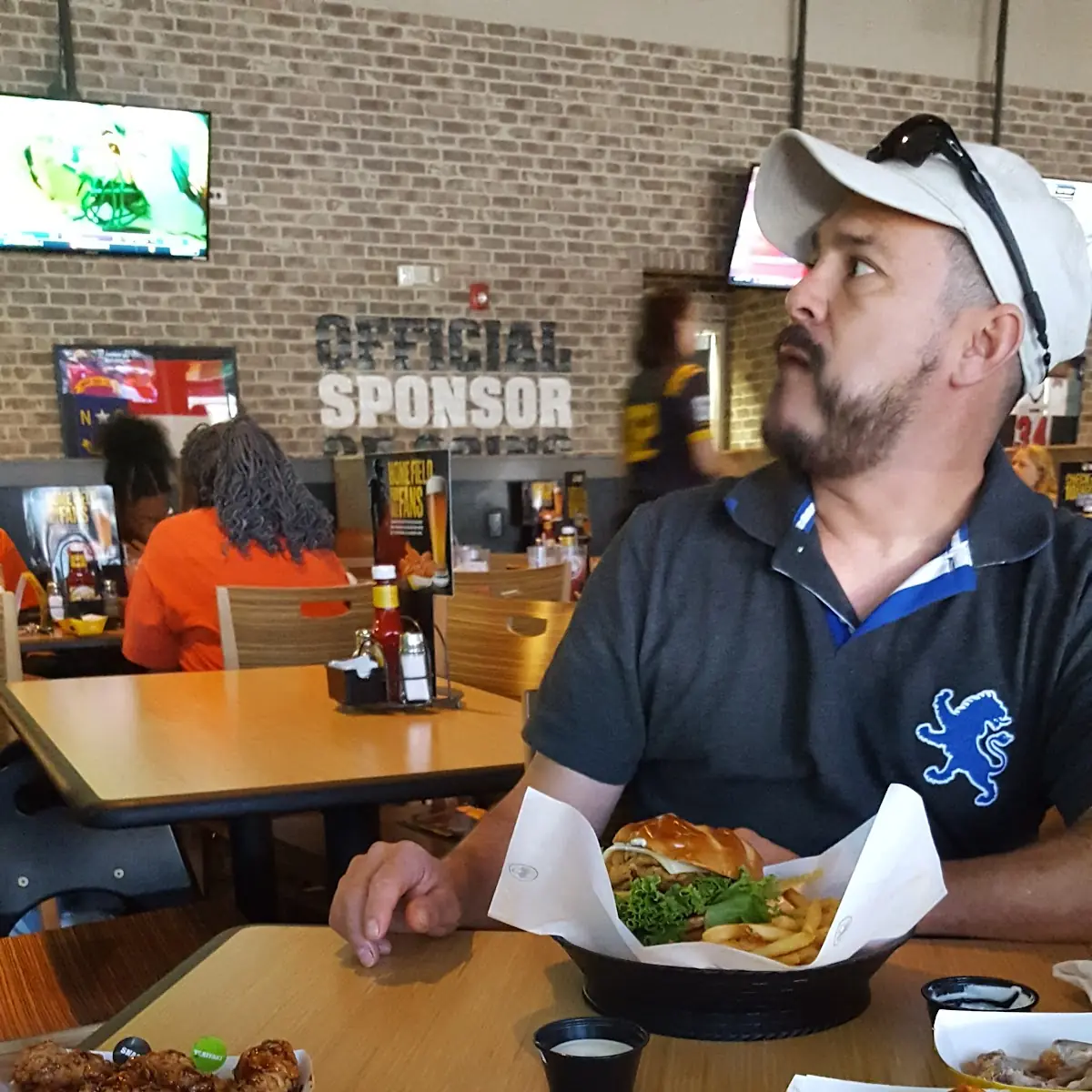 Traditional Wings Cheeseburger