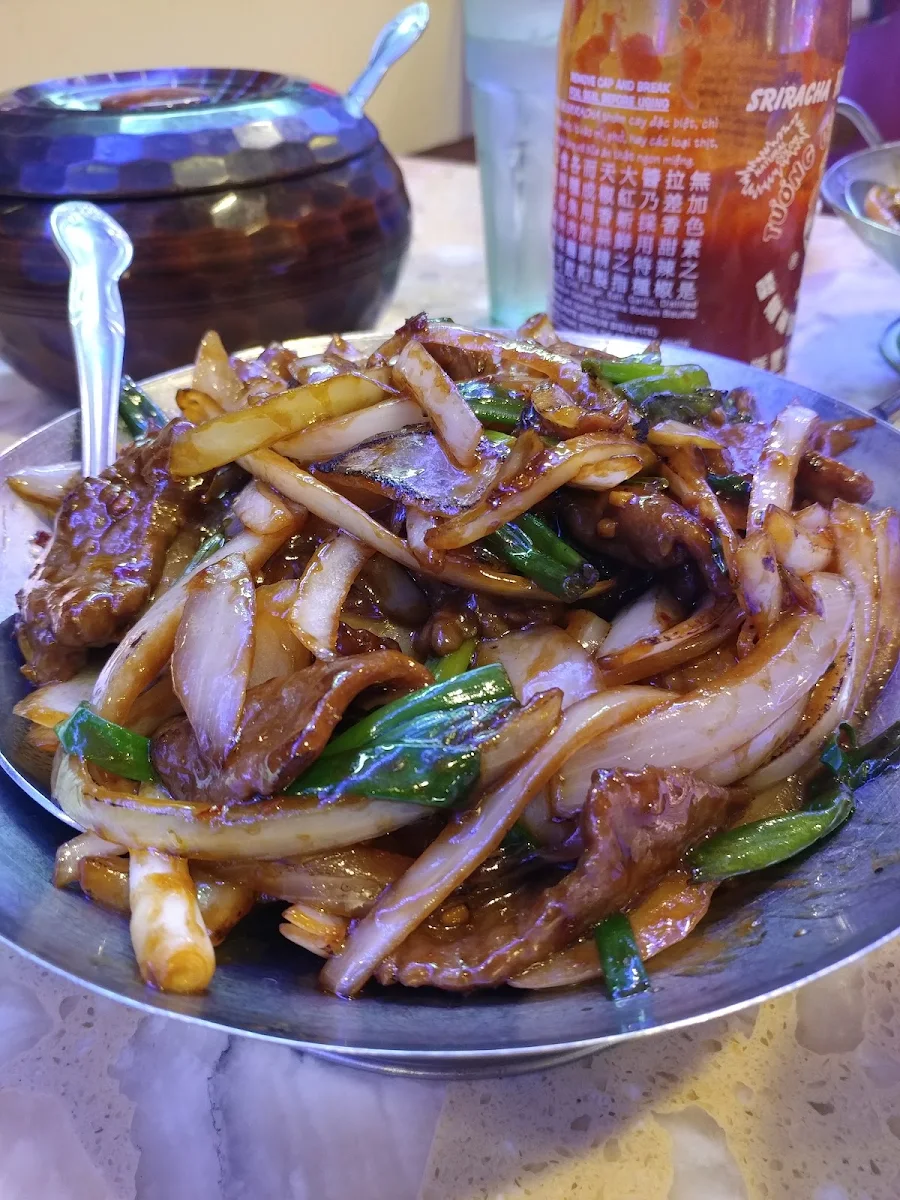 B13. Mongolian Beef 蒙古牛