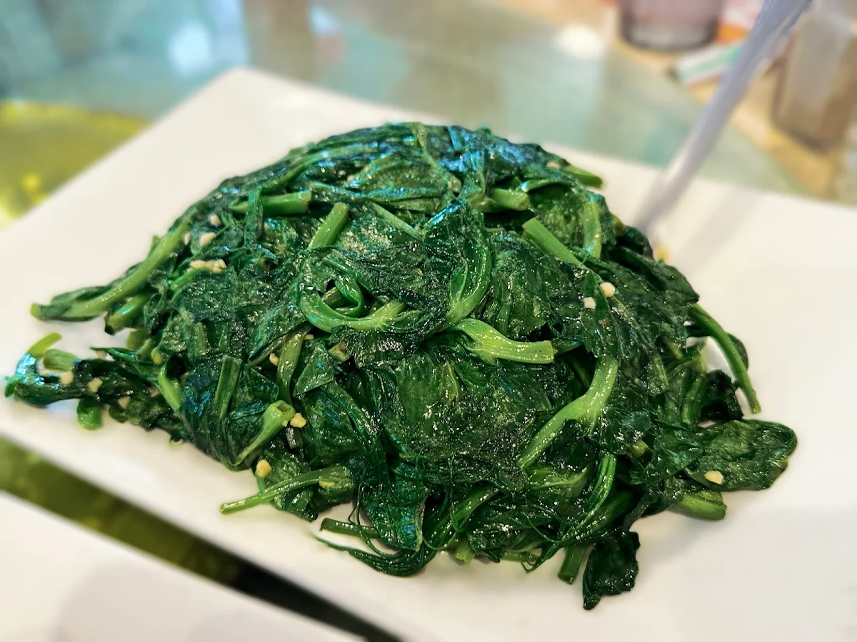 Snow Pea Leaf w Garlic Sauce