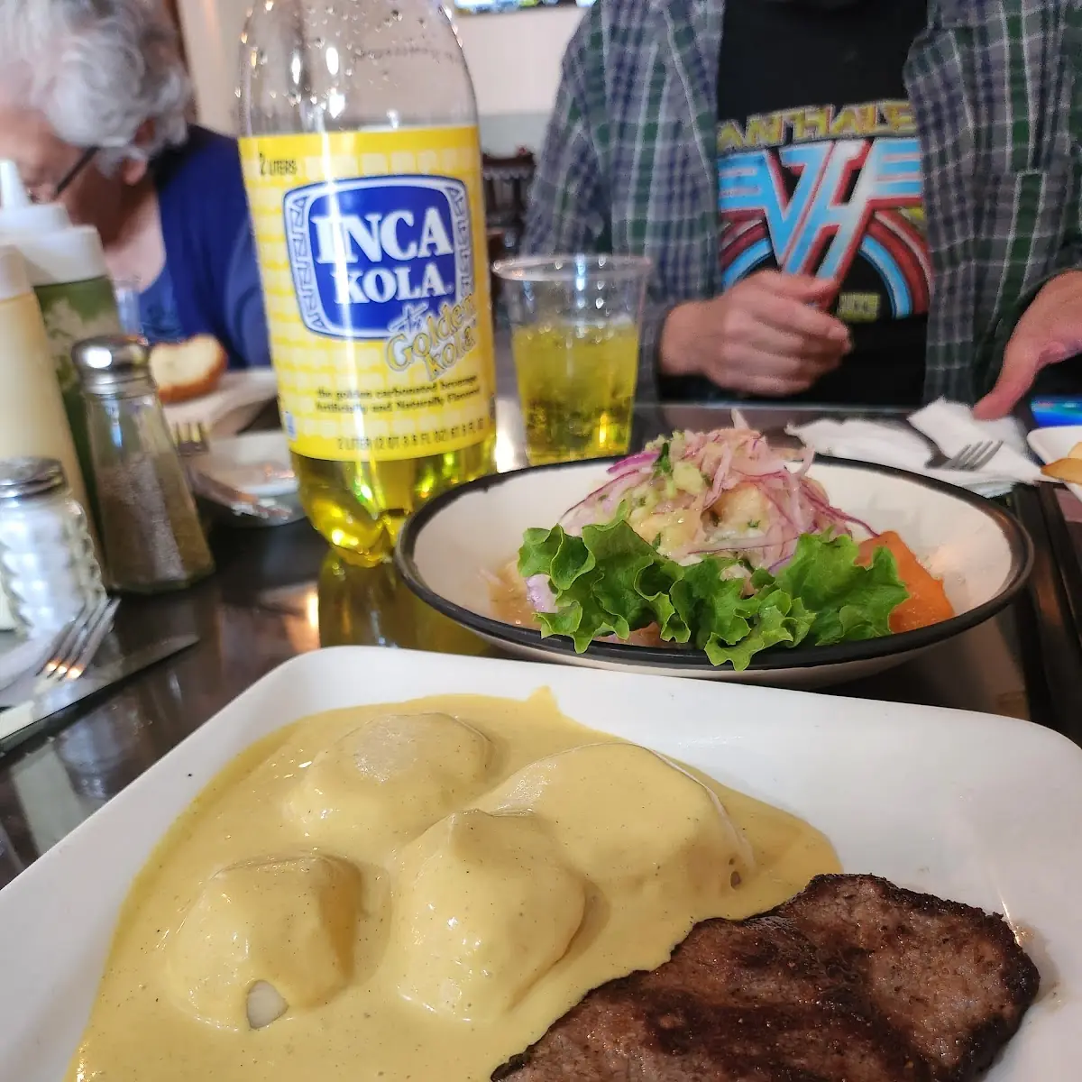 Papa a La Huancaina Con Bisteck