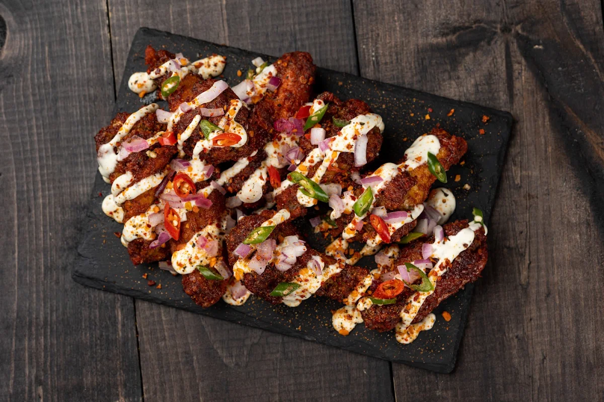 Highlights, Mac N' Wings