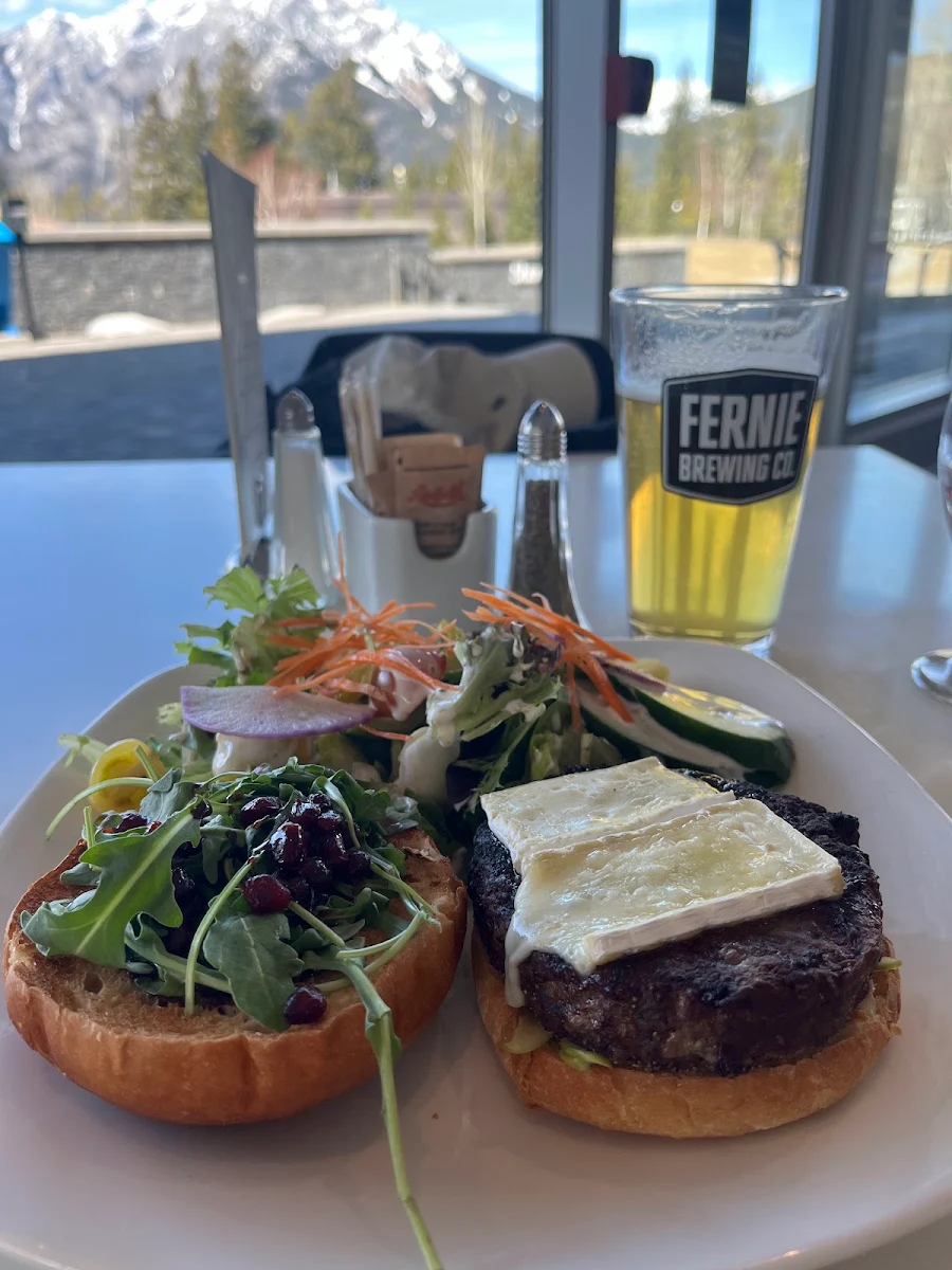 Bison Pepper Burger, Maclab Bistro