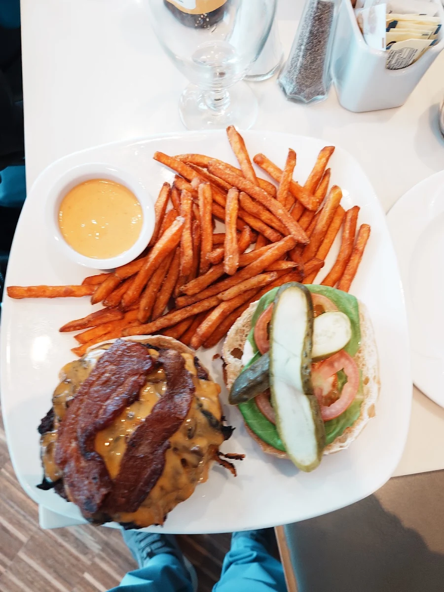 Matlab Classic Burger, Maclab Bistro
