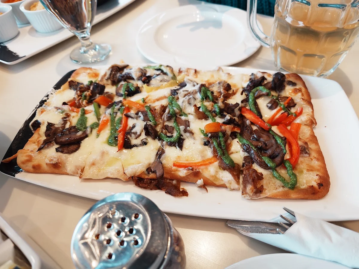 Mushroom & Truffle Oil Pizza, Maclab Bistro