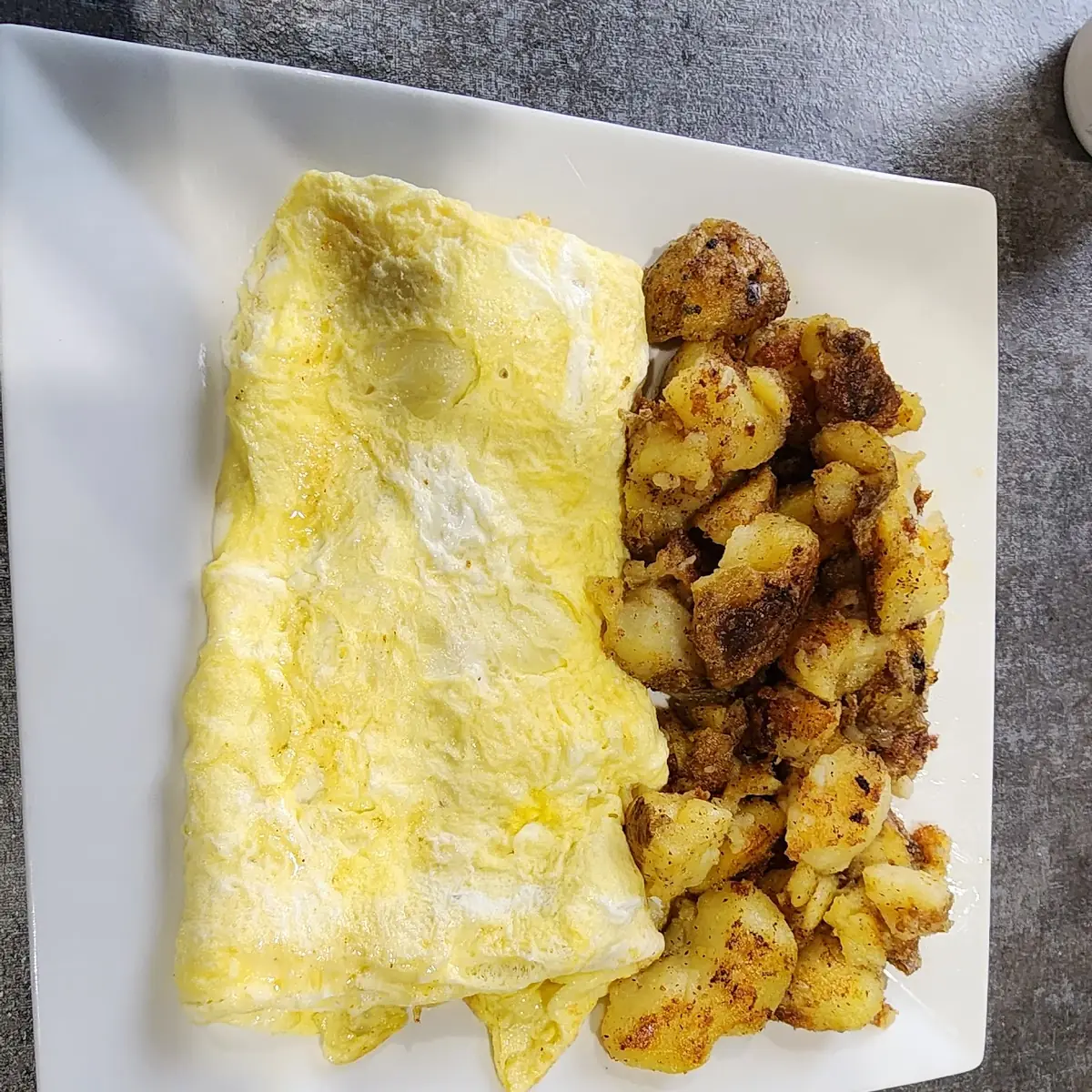 Ham & Cheese Omlette w Homefries