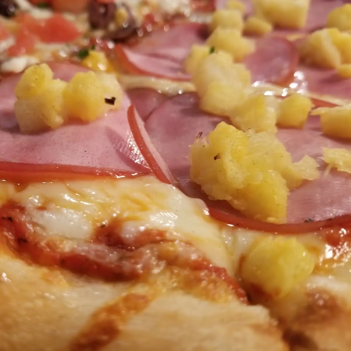 Hawaiian Pizza