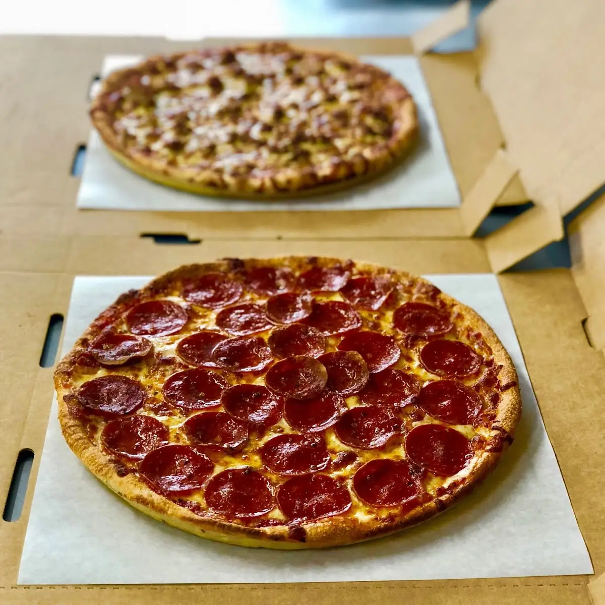 Large Pepperoni Thin Crust Pizza