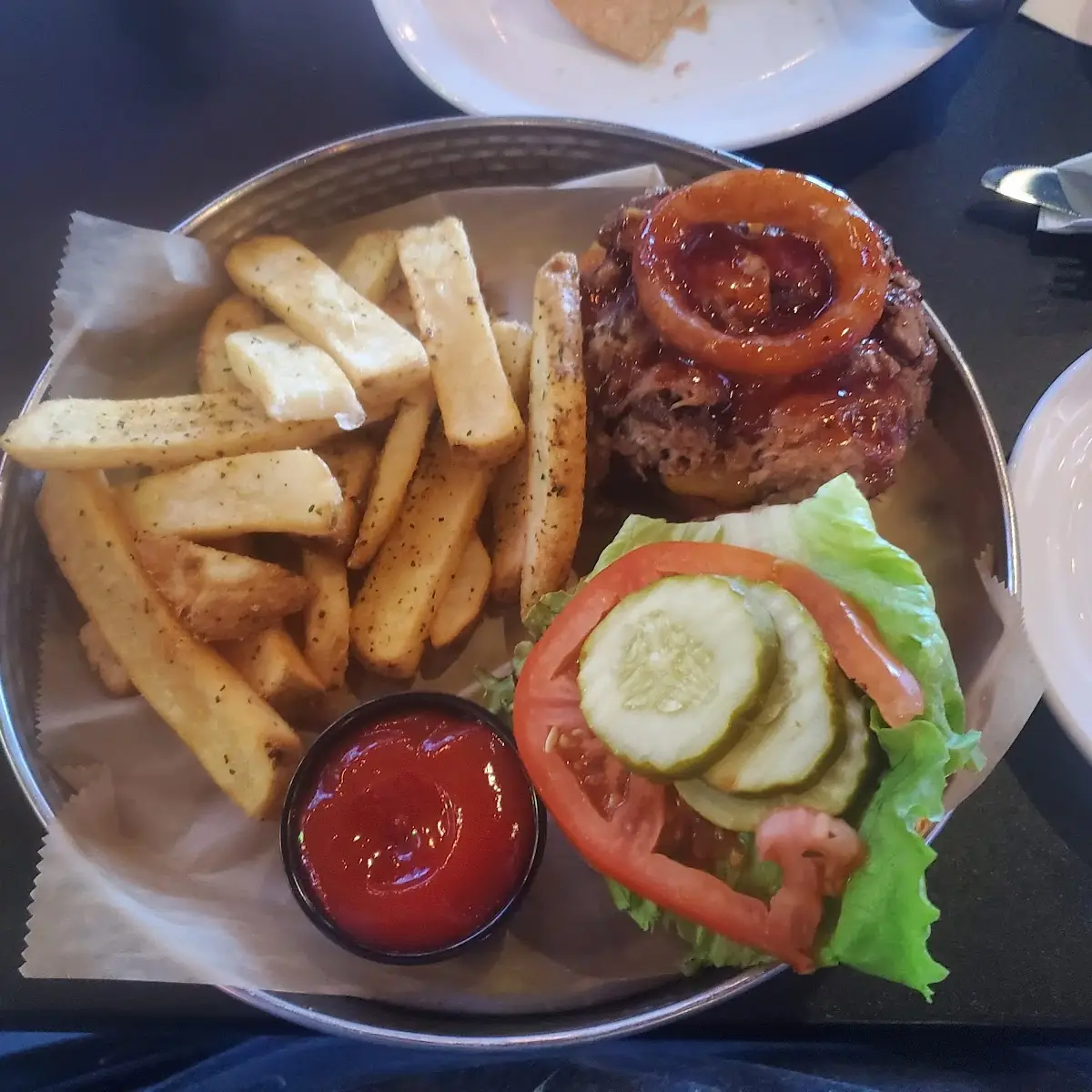 Draft House Burger w Pulled Pork