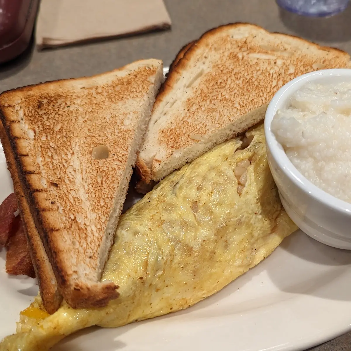 Omelette with Grits