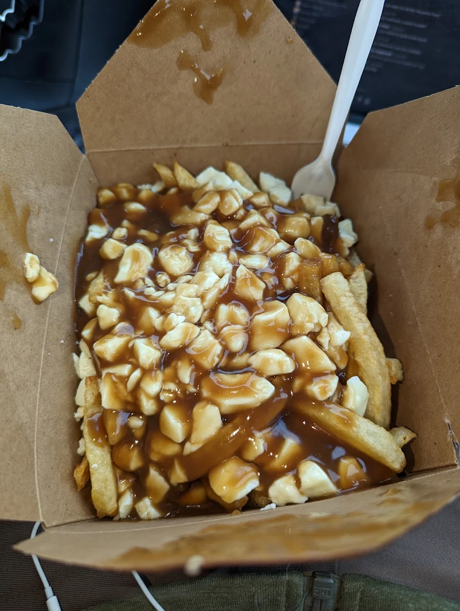 Poutine, Dumont Snack-Bar