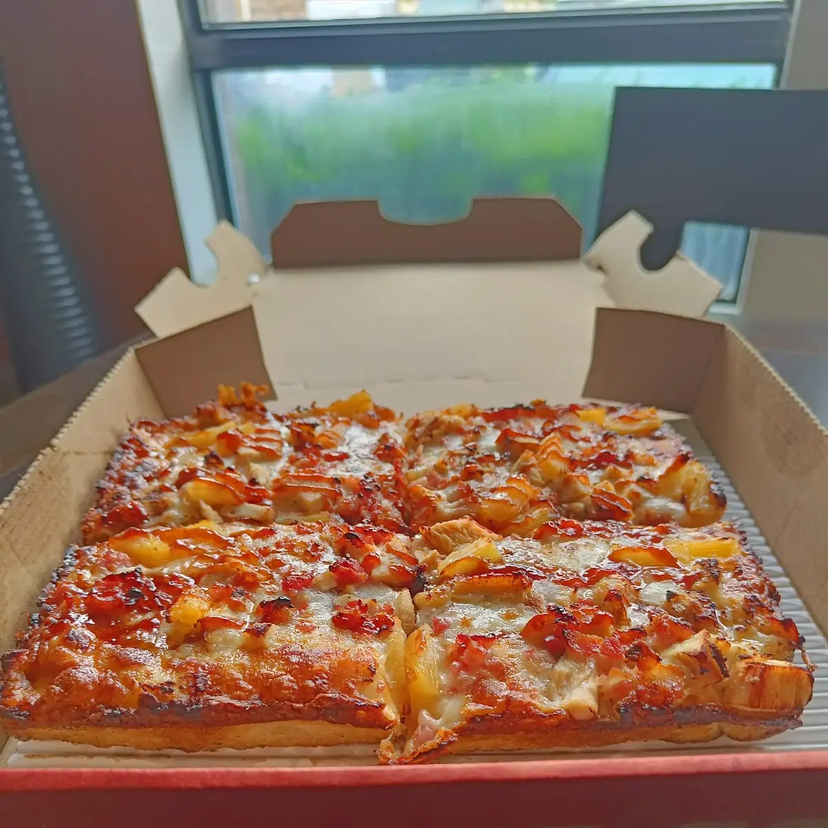 Detroit Style Pizza 4 Corner Size