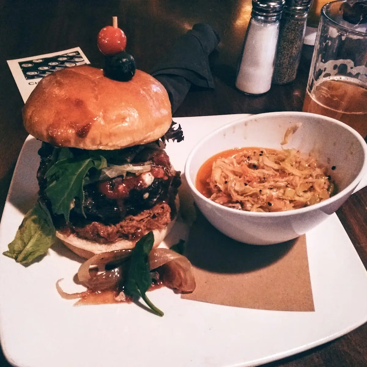 Burger with Pulled Pork