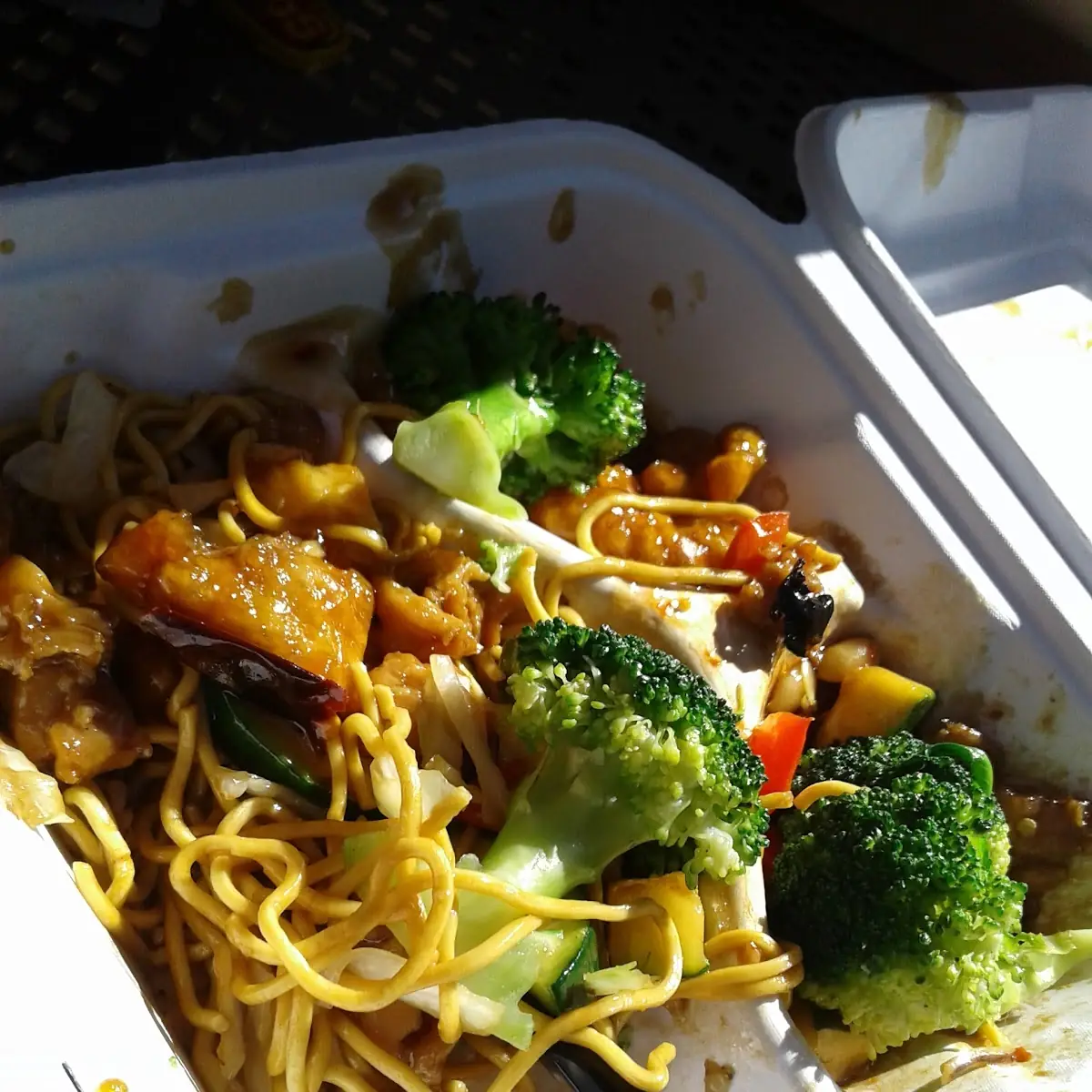 Kung Pao Chicken Chow Mein & Broccoli
