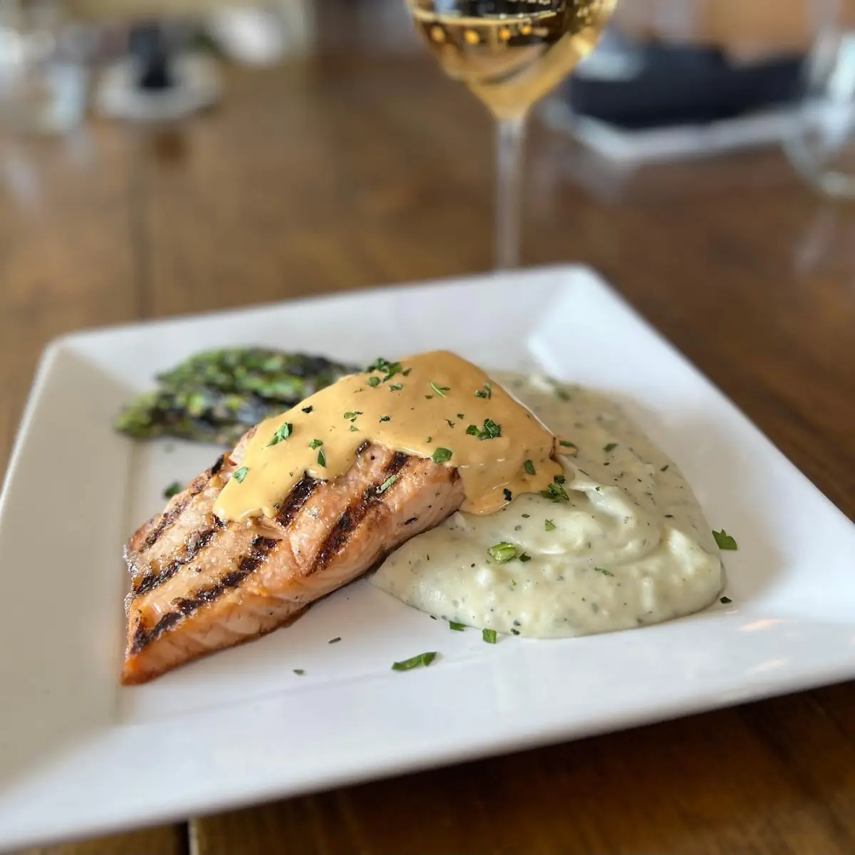 Grilled Salmon Oscar