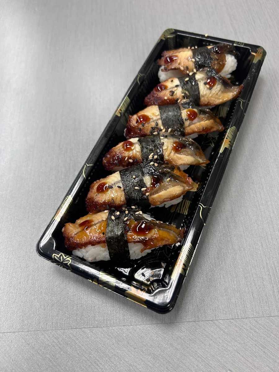 Eel Sushi 3 pcs, Sakura Star Sushi