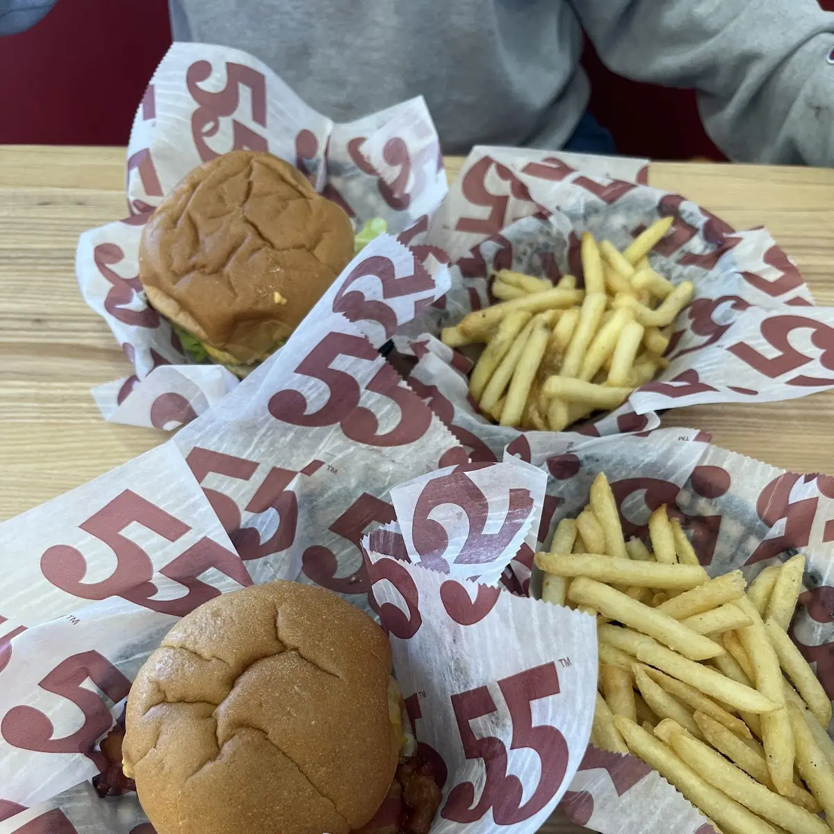JB&B BBQ Bacon Burger