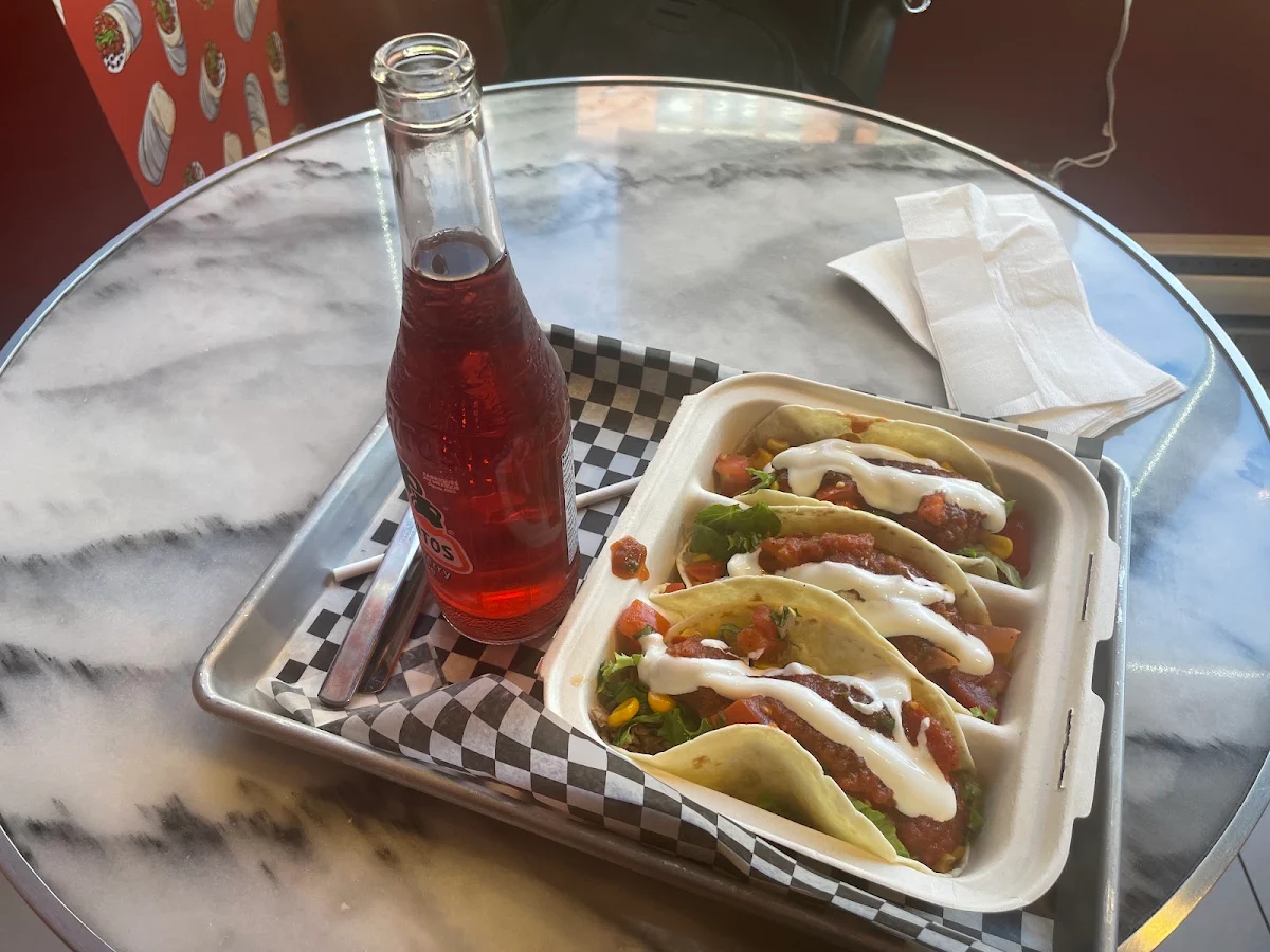 Food & drink, Calient-Eh Gril Mexicain