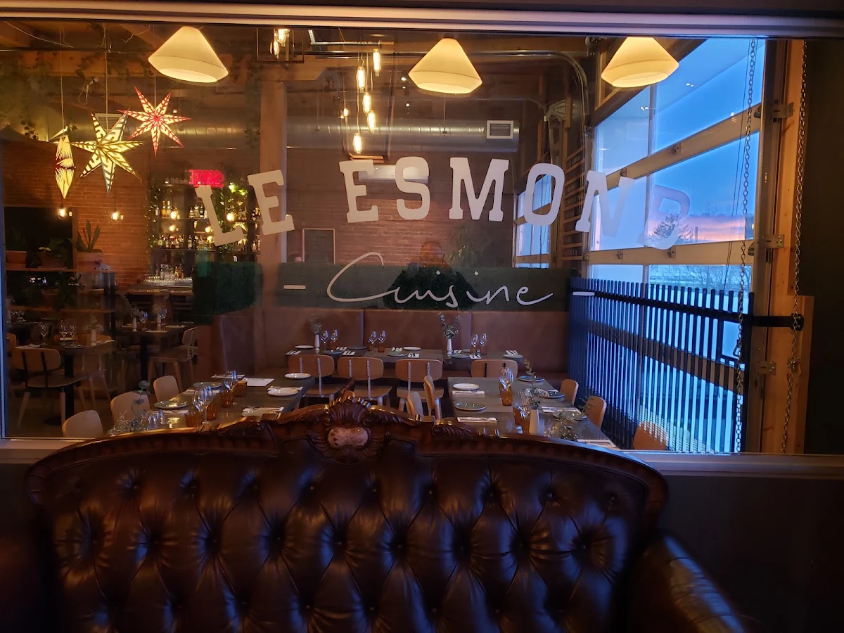 Vibe, Le Esmond