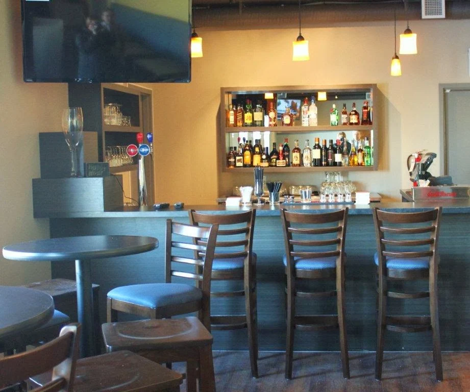 Vibe, Pizza Den Restaurant