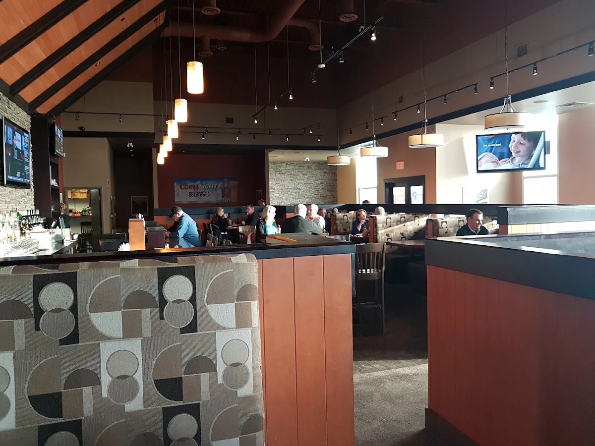 Vibe, Jonny Canuck's Bar & Grill