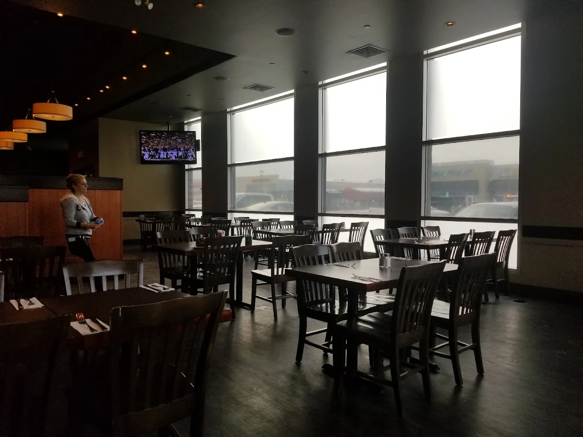 Vibe, Jonny Canuck's Bar & Grill